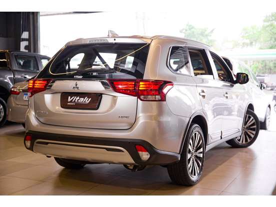 MITSUBISHI-OUTLANDER-2.0 MIVEC GASOLINA HPE AUTOMÁTICO MITSUBISHI-OUTLANDER-2018