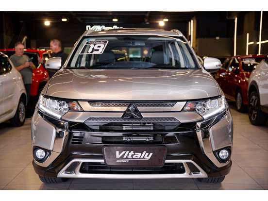MITSUBISHI-OUTLANDER-2.0 MIVEC GASOLINA HPE AUTOMÁTICO MITSUBISHI-OUTLANDER-2018