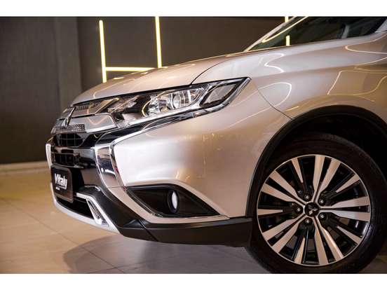 MITSUBISHI-OUTLANDER-2.0 MIVEC GASOLINA HPE AUTOMÁTICO MITSUBISHI-OUTLANDER-2018