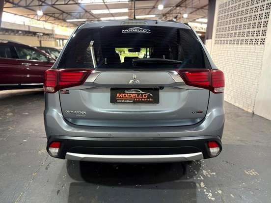 MITSUBISHI-OUTLANDER-2016