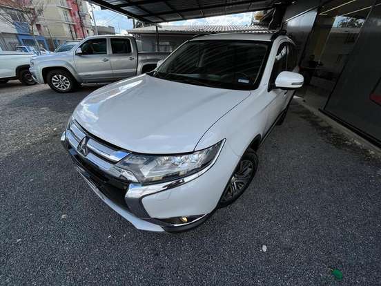 MITSUBISHI-OUTLANDER-2.2 4X4 16V DIESEL 4P AUTOMÁTICO MITSUBISHI-OUTLANDER-2015