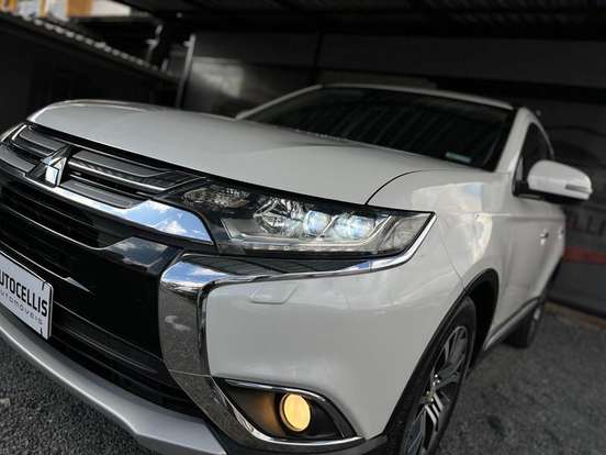 MITSUBISHI-OUTLANDER-2.2 4X4 16V DIESEL 4P AUTOMÁTICO MITSUBISHI-OUTLANDER-2015