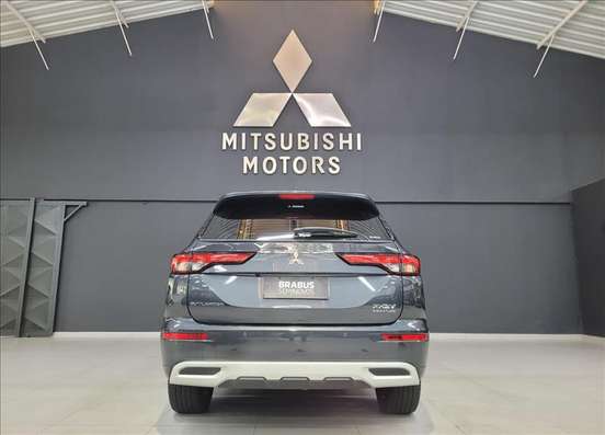 MITSUBISHI-OUTLANDER-2025