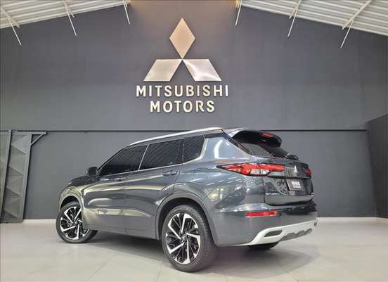 MITSUBISHI-OUTLANDER-2025