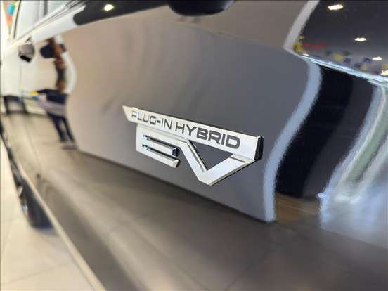 MITSUBISHI-OUTLANDER-2025