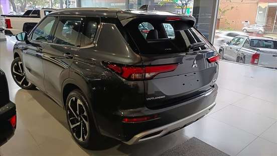 MITSUBISHI-OUTLANDER-2025