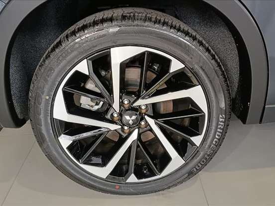 MITSUBISHI-OUTLANDER-2.4 PHEV SIGNATURE S-AWC DHT MITSUBISHI-OUTLANDER-2025