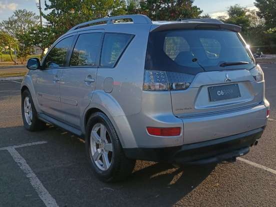 MITSUBISHI-OUTLANDER-3.0 4X4 V6 24V GASOLINA 4P AUTOMÁTICO MITSUBISHI-OUTLANDER-2009