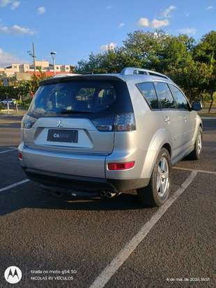 MITSUBISHI-OUTLANDER-2009
