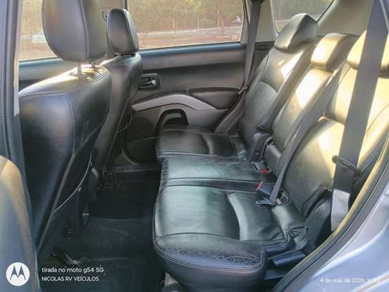 MITSUBISHI-OUTLANDER-2009