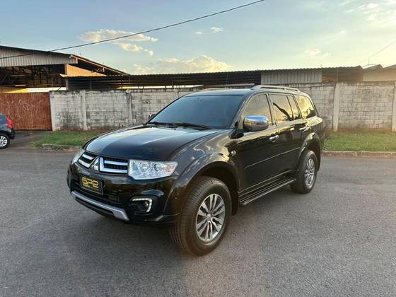MITSUBISHI PAJERO 3.2 HPE 4X4 7 LUGARES 16V TURBO INTERCOOLER DIESEL 4P AUTOMÁTICO