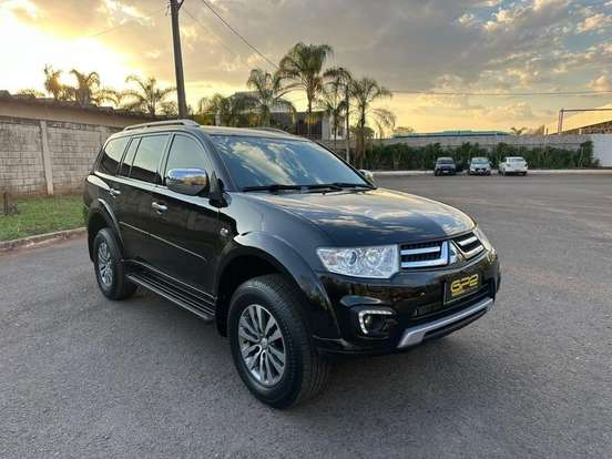 MITSUBISHI-PAJERO-3.2 HPE 4X4 7 LUGARES 16V TURBO INTERCOOLER DIESEL 4P AUTOMÁTICO MITSUBISHI-PAJERO-2017