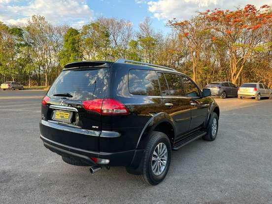 MITSUBISHI-PAJERO-3.2 HPE 4X4 7 LUGARES 16V TURBO INTERCOOLER DIESEL 4P AUTOMÁTICO MITSUBISHI-PAJERO-2017