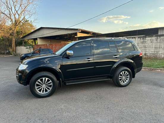 MITSUBISHI-PAJERO-3.2 HPE 4X4 7 LUGARES 16V TURBO INTERCOOLER DIESEL 4P AUTOMÁTICO MITSUBISHI-PAJERO-2017