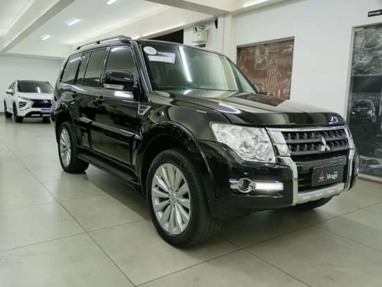 MITSUBISHI-PAJERO-2017