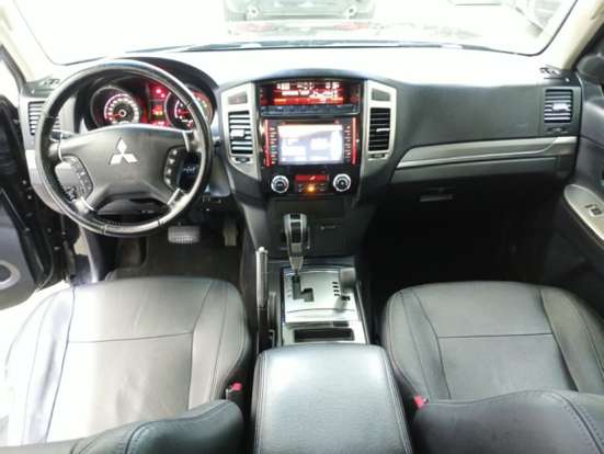 MITSUBISHI-PAJERO-2017
