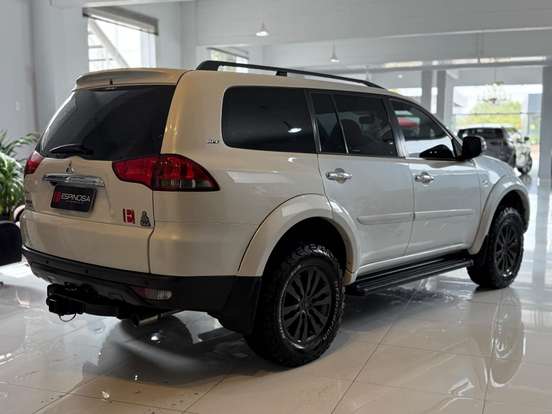 MITSUBISHI-PAJERO-3.2 HPE 4X4 7 LUGARES 16V TURBO INTERCOOLER DIESEL 4P AUTOMÁTICO MITSUBISHI-PAJERO-2016