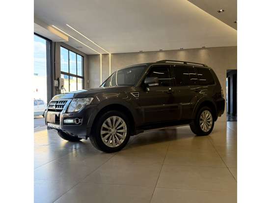MITSUBISHI-PAJERO-3.5 HPE 4X4 7 LUGARES V6 24V FLEX 4P AUTOMÁTICO MITSUBISHI-PAJERO-2017