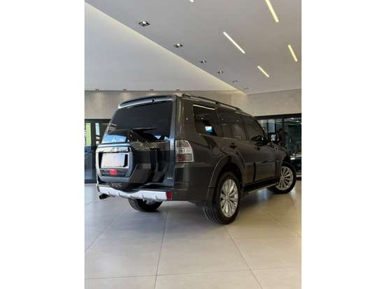 MITSUBISHI-PAJERO-3.5 HPE 4X4 7 LUGARES V6 24V FLEX 4P AUTOMÁTICO MITSUBISHI-PAJERO-2017