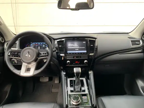 MITSUBISHI-PAJERO SPORT-2024