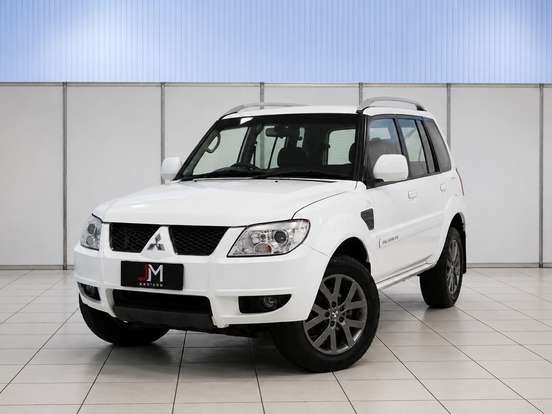 MITSUBISHI-PAJERO TR4-2.0 4X2 16V 140CV FLEX 4P AUTOMÁTICO MITSUBISHI-PAJERO TR4-2014