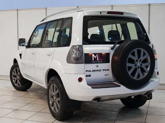 MITSUBISHI-PAJERO TR4-2.0 4X2 16V 140CV FLEX 4P AUTOMÁTICO MITSUBISHI-PAJERO TR4-2014