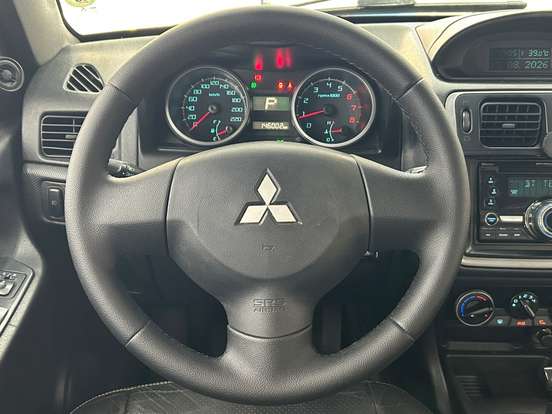 MITSUBISHI-PAJERO TR4-2012