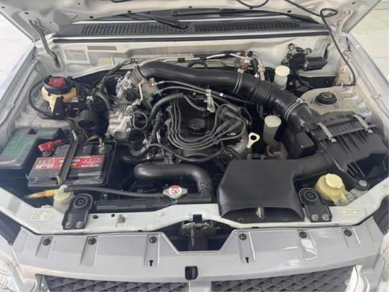 MITSUBISHI-PAJERO TR4-2011