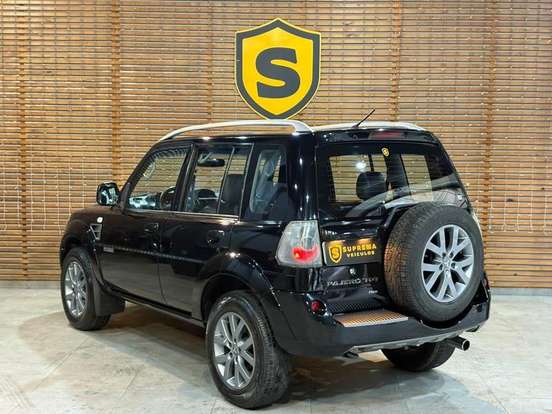 MITSUBISHI-PAJERO TR4-2.0 4X2 16V 140CV FLEX 4P AUTOMÁTICO MITSUBISHI-PAJERO TR4-2012