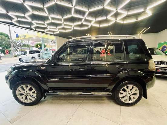 MITSUBISHI-PAJERO TR4-2.0 4X4 16V 140CV FLEX 4P AUTOMÁTICO MITSUBISHI-PAJERO TR4-2009