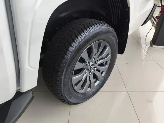 MITSUBISHI-TRITON-2025