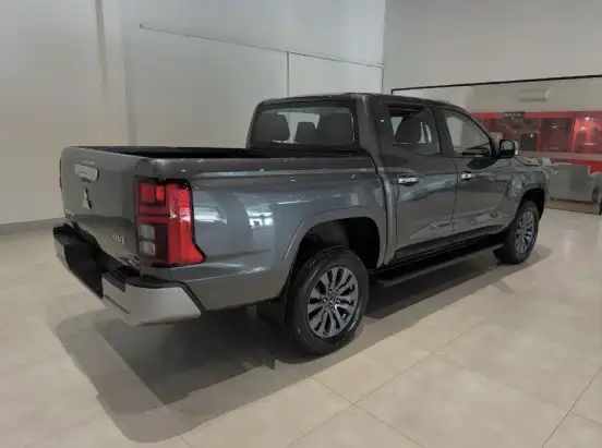 MITSUBISHI-TRITON-2025