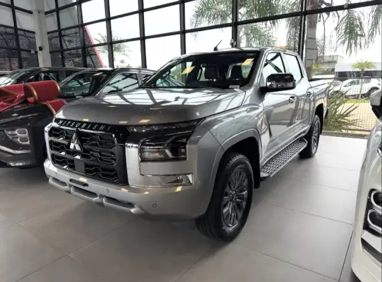 MITSUBISHI-TRITON-2025
