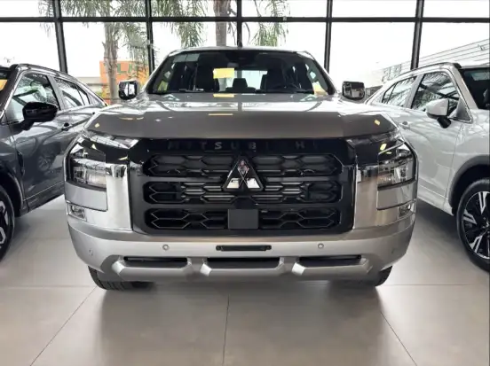 MITSUBISHI-TRITON-2025