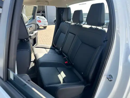 MITSUBISHI-TRITON-2025