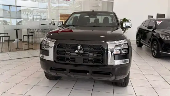 MITSUBISHI-TRITON-2025
