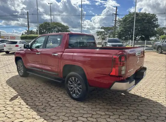 MITSUBISHI-TRITON-2025