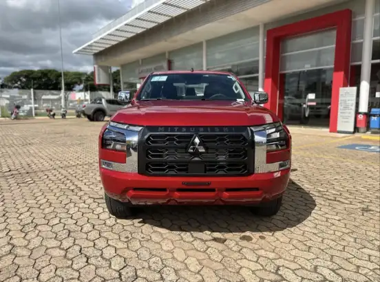 MITSUBISHI-TRITON-2025