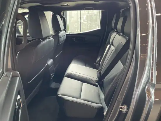 MITSUBISHI-TRITON-2025