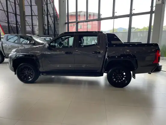 MITSUBISHI-TRITON-2025