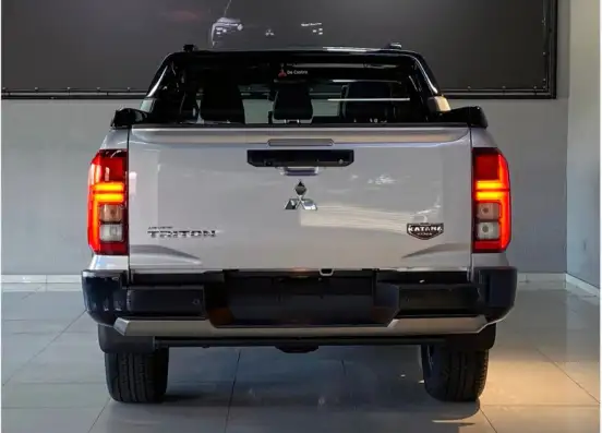 MITSUBISHI-TRITON-2025