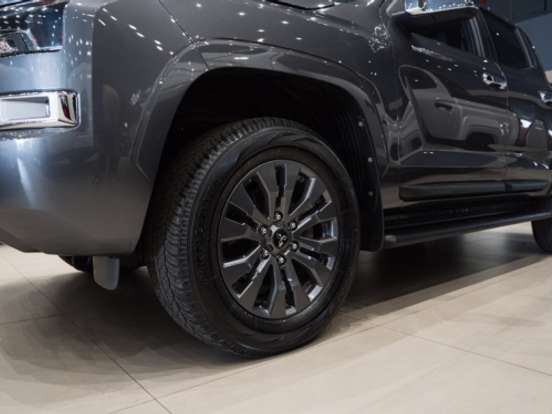MITSUBISHI-TRITON-2.4 BITURBO DIESEL CD HPE 4X4 AUTOMÁTICO MITSUBISHI-TRITON-2025