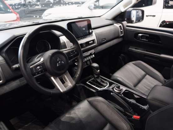 MITSUBISHI-TRITON-2.4 BITURBO DIESEL CD HPE 4X4 AUTOMÁTICO MITSUBISHI-TRITON-2025