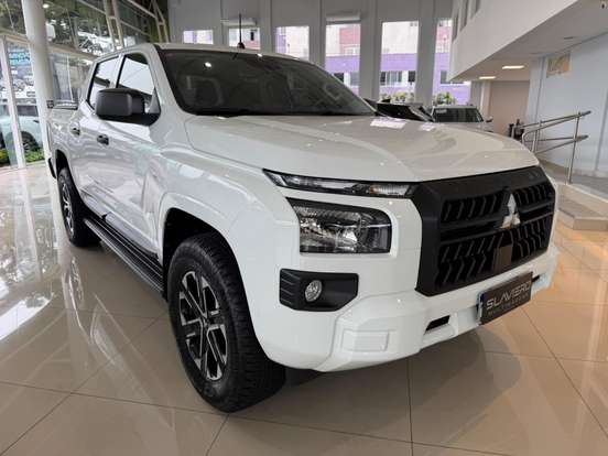 MITSUBISHI-TRITON-2.4 BITURBO DIESEL CD TARMAC 4X2 AUTOMÁTICO MITSUBISHI-TRITON-2025