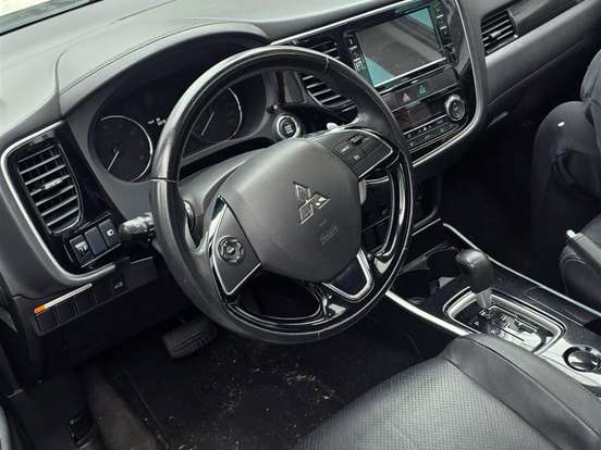 MITSUBISHI-OUTLANDER-2.0 COMFORT 16V GASOLINA 4P AUTOMÁTICO MITSUBISHI-OUTLANDER-2017