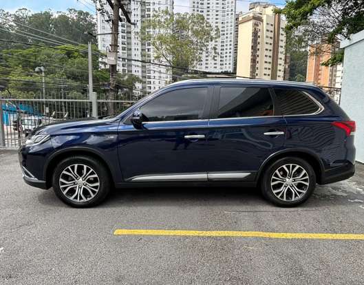MITSUBISHI-OUTLANDER-2018