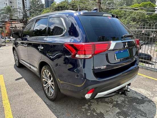 MITSUBISHI-OUTLANDER-3.0 GT 4X4 V6 24V GASOLINA 4P AUTOMÁTICO MITSUBISHI-OUTLANDER-2018