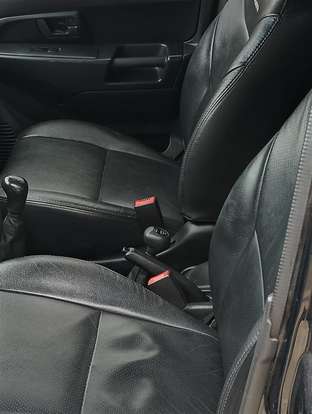 MITSUBISHI-PAJERO TR4-2009
