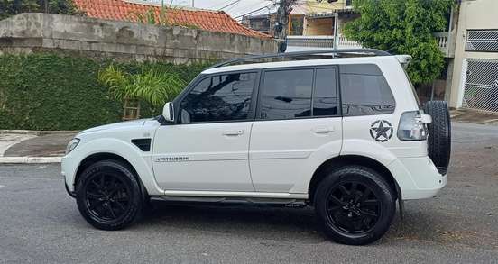 MITSUBISHI-PAJERO TR4-2.0 4X2 16V 140CV FLEX 4P AUTOMÁTICO MITSUBISHI-PAJERO TR4-2014