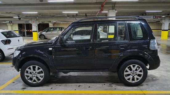 MITSUBISHI-PAJERO TR4-2010
